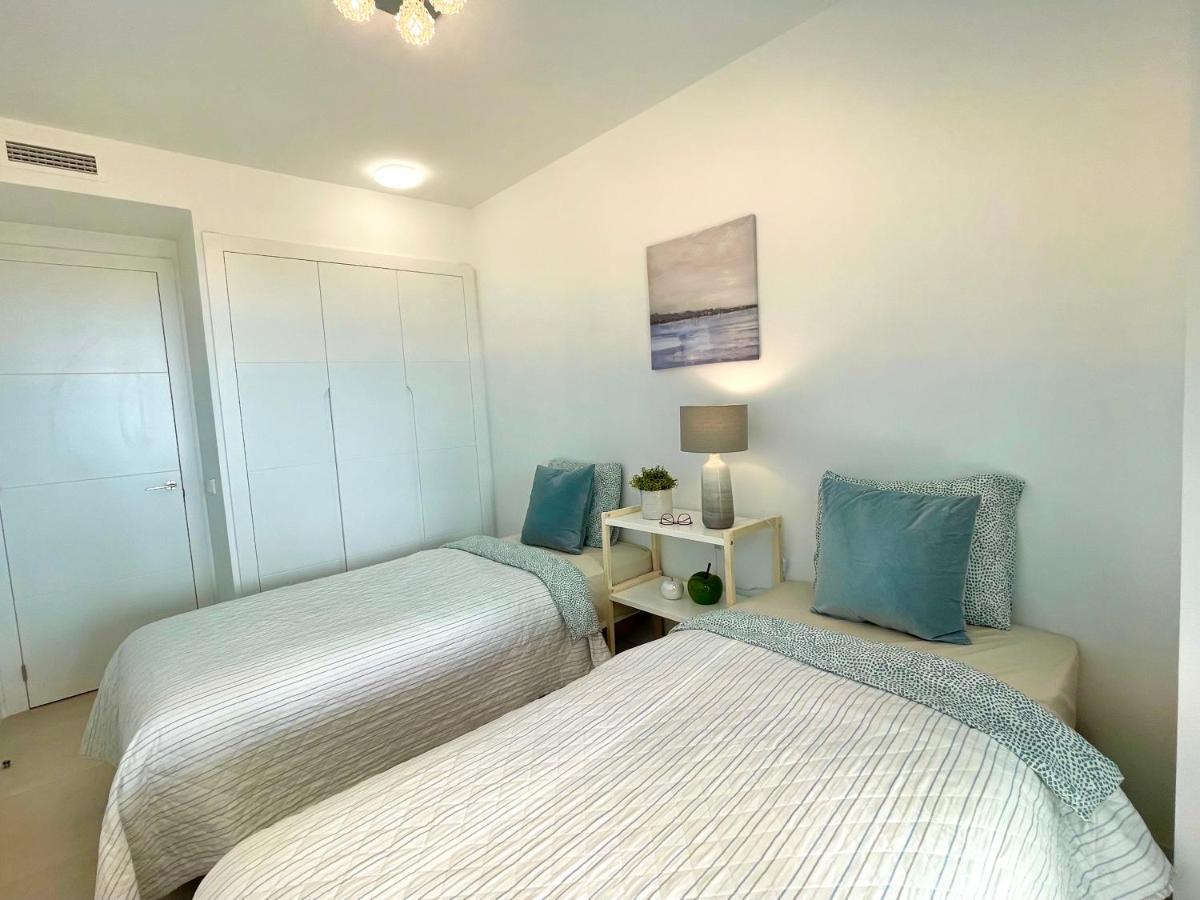 Luxury 3 Bedroom Apartment 300M From The Beach Fuengirola Exterior foto